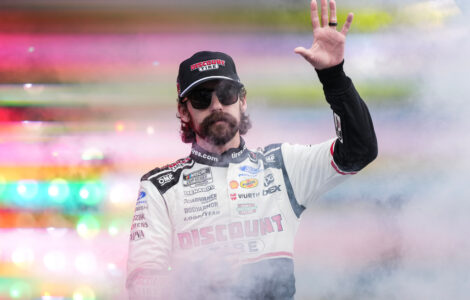 Ryan Blaney wins pole at Phoenix Raceway while NASCAR postseason leader Kyle Larson to start 22nd